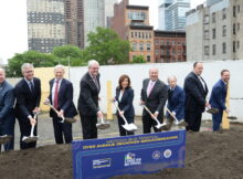 Governor Kathy Hochul, Port Authority of New York and New Jersey Chairman Kevin O'Toole, and New York City Building and Construction Trades Council President Gary LaBarbera Where: Lot H, West 38th Street Between 9th and 10th Avenues, New York, NY. Foto credit ©BalkanPress