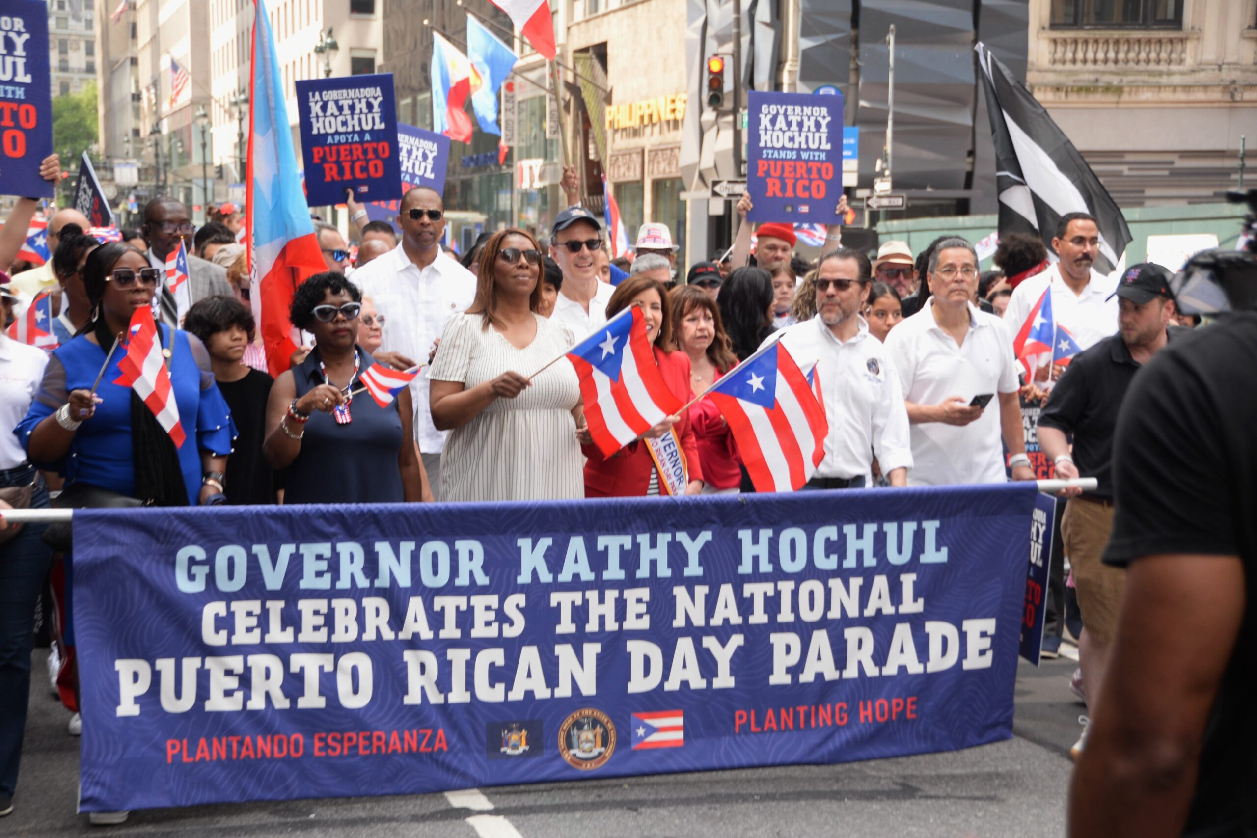 Gov Kathy Hochul